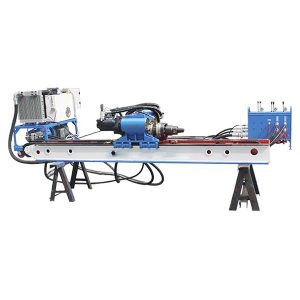 vŕtacie zariadenie s rozdeleným kotvovým typom